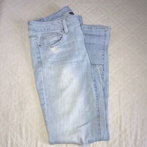 AEO Súper Stretch ripped jeans